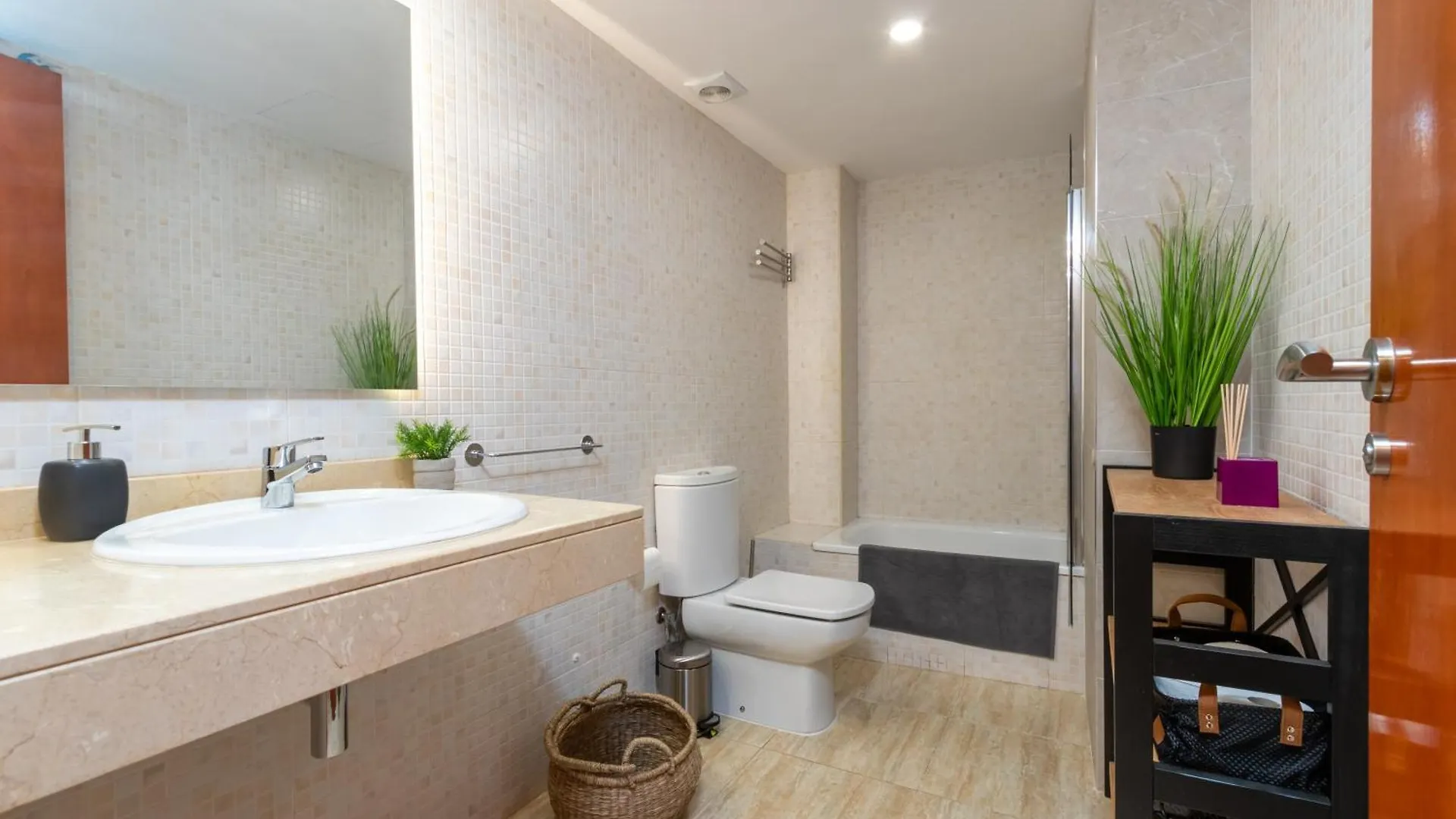 The Lovely Space Apartment Lloret de Mar 0*,
